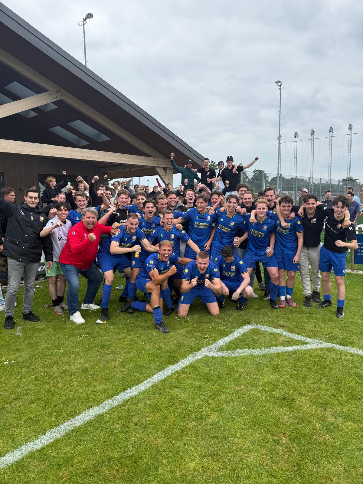 DVG wint nacompetitiefinale en handhaaft zich in de 3e klasse!!!!